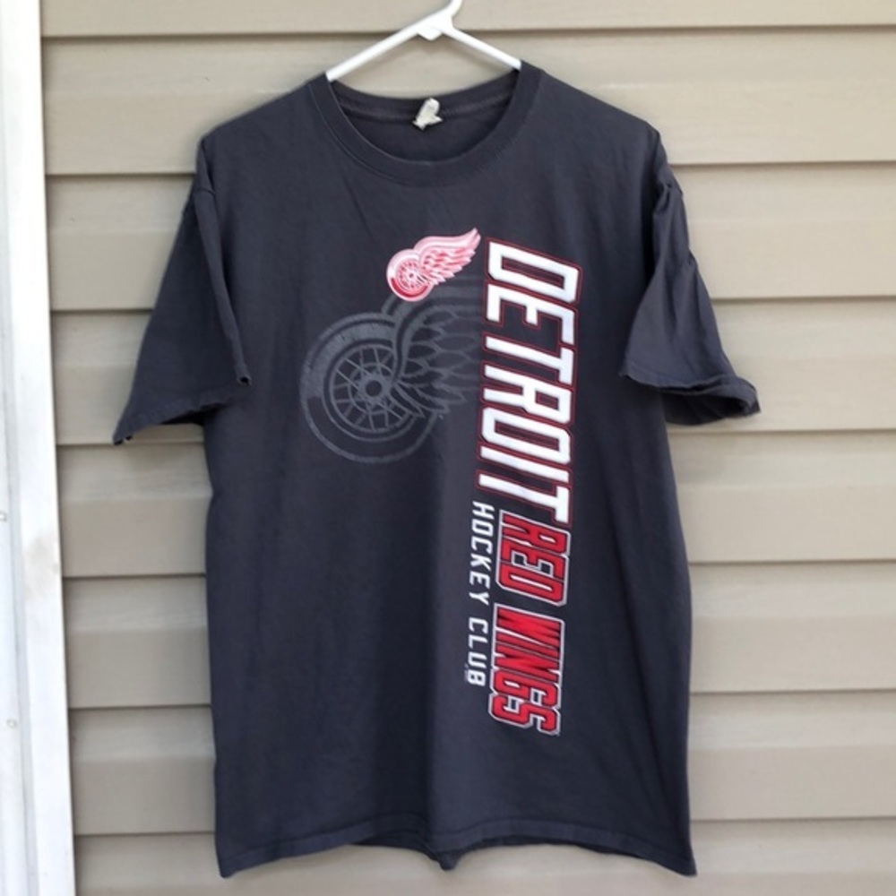 NHL men’s Detroit Redwings gray,red&white shirt